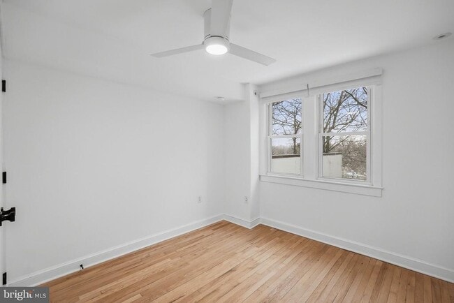 Building Photo - 2028 Tunlaw Rd NW