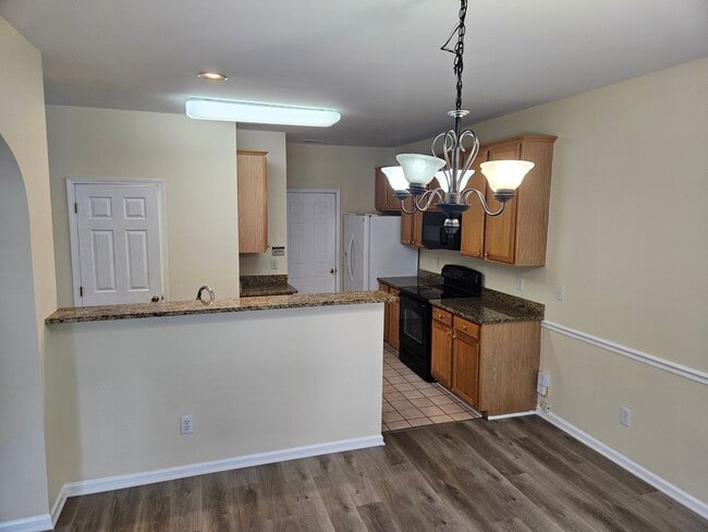 Building Photo - Lovely 3br/2.5ba in exc community, 2 car gar, exc deck, comm rec included!! Avail July 15, 2026!