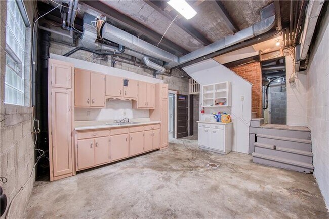 Building Photo - 4465 Mt Troy Rd Ext