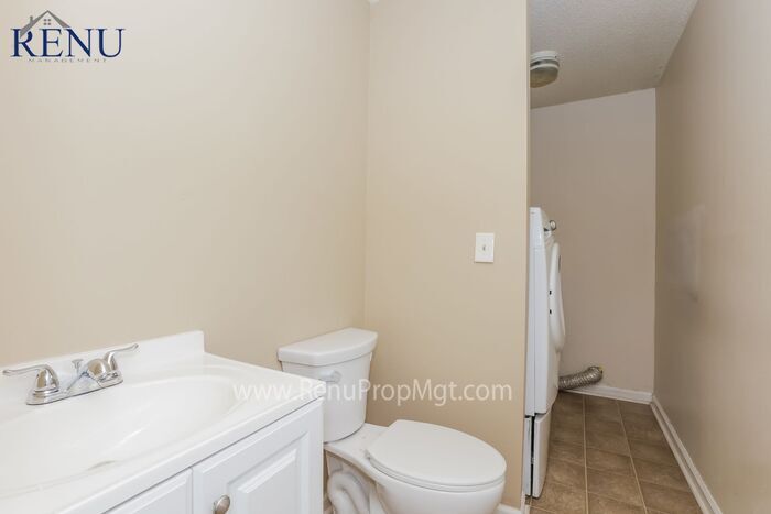 Building Photo - 745 Long Hunter Ct