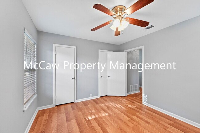Building Photo - 1520 Hilltop Dr