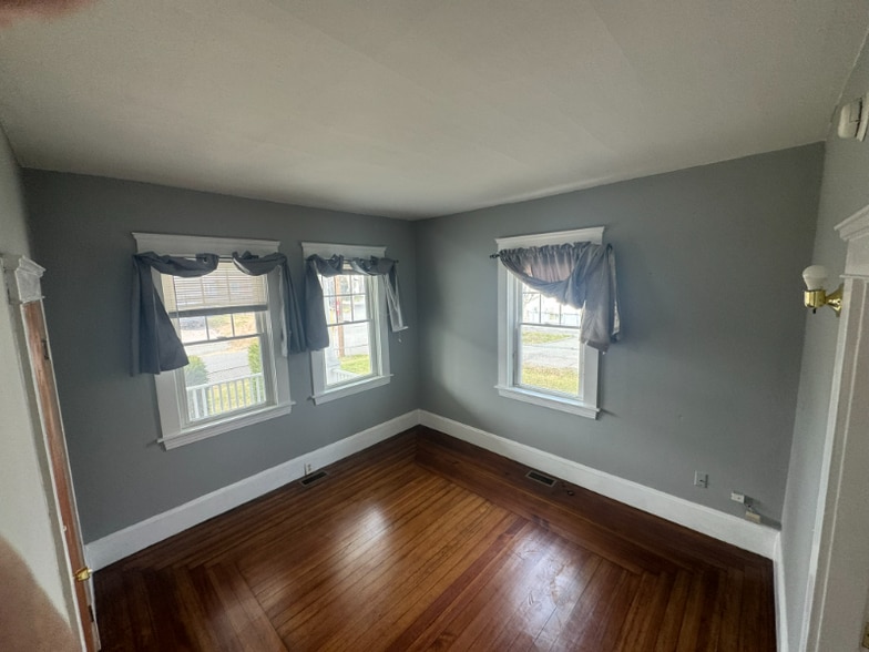 Building Photo - 38 Pengrove St