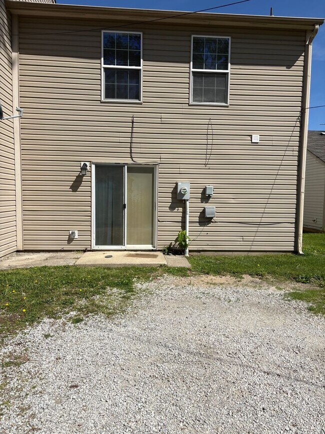Building Photo - Charming 3-Bedroom Home in Fountain Square – Prime Location Near I-65!