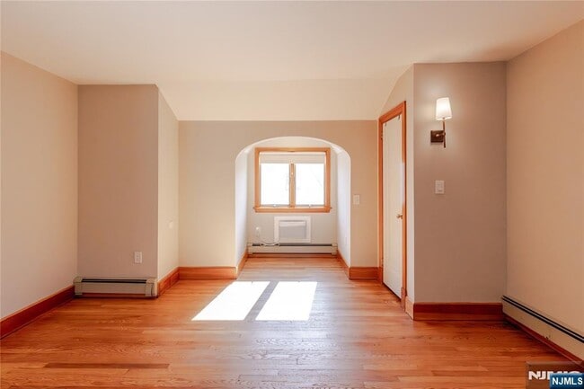 Building Photo - 129 Boulevard