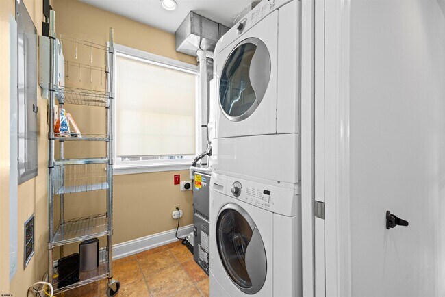 Building Photo - 28 N Colgate Ave