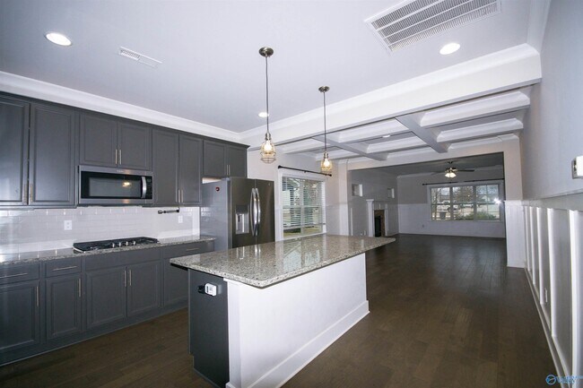 Building Photo - 28 Silky Oak Cir SW