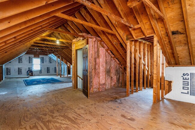 Building Photo - 1719 Centre St W