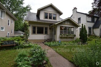Building Photo - 2727 Queen Ave N