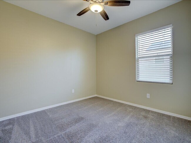 Building Photo - 3-Bedroom, 2-Bathroom in Marana AZ!