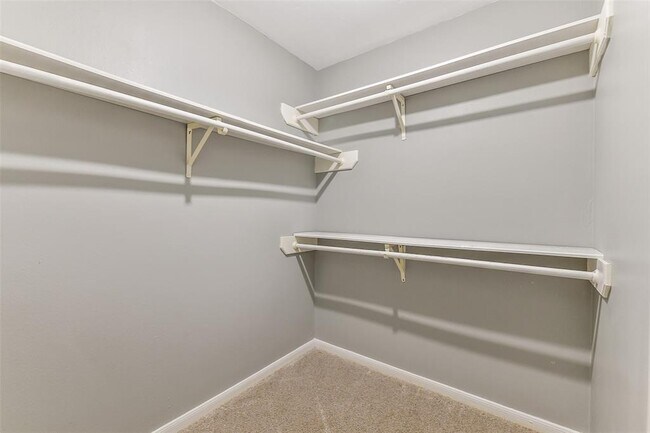 Building Photo - 16019 Stratton Park Dr