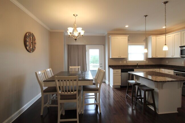 Building Photo - 2221 Lapis Ln