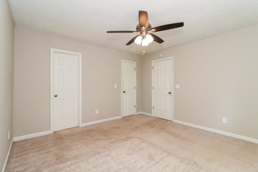 Building Photo - 71 Brooke Dr