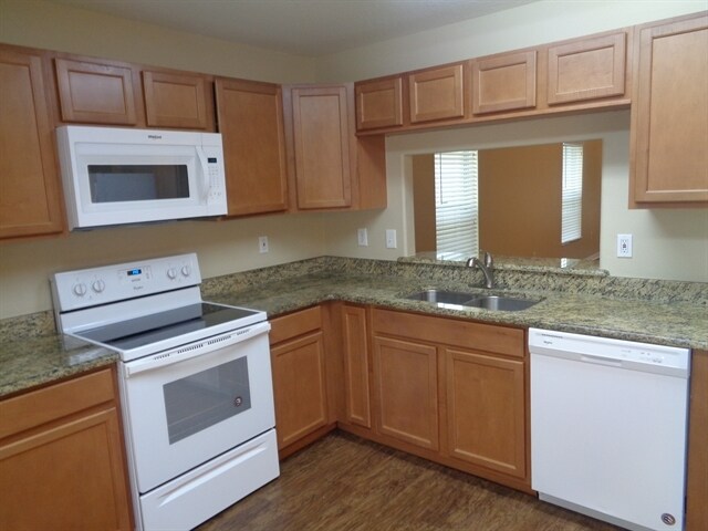 Building Photo - 15403 Quail Woods Pl