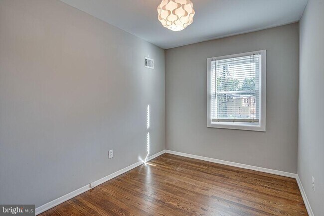 Building Photo - 7713 Lunceford Ln