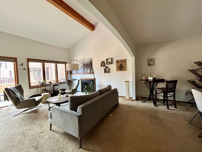 Building Photo - Spacious 2Bd/2.5Ba Luxury Loft-Style Condo...