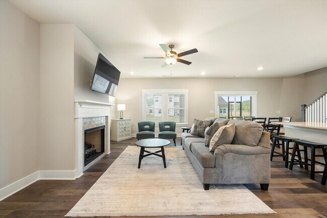Building Photo - 2117 Firelight Wy