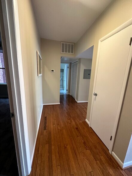 Entryway - 1420 Chapin St NW