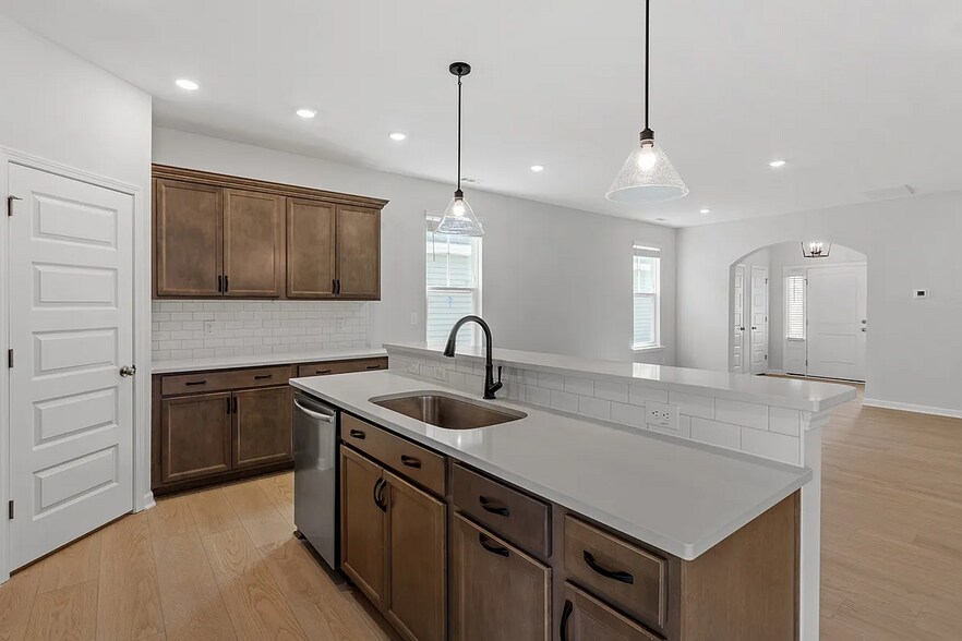 Building Photo - 209 Meadowbark Bnd