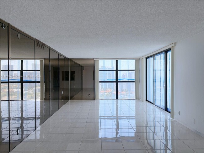Building Photo - 20355 NE 34th Ct