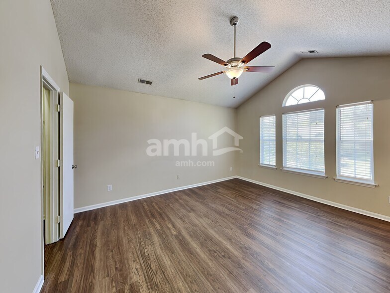 Building Photo - 9817 Stephen Thompson Ln