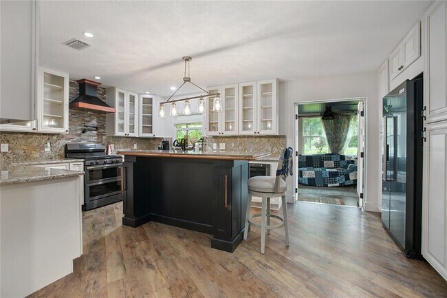Building Photo - 1377 Spring Garden Ranch Rd