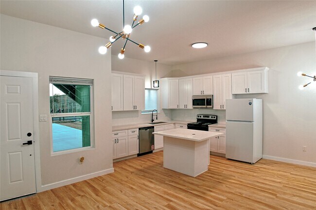 Building Photo - 9705 Garcroft St