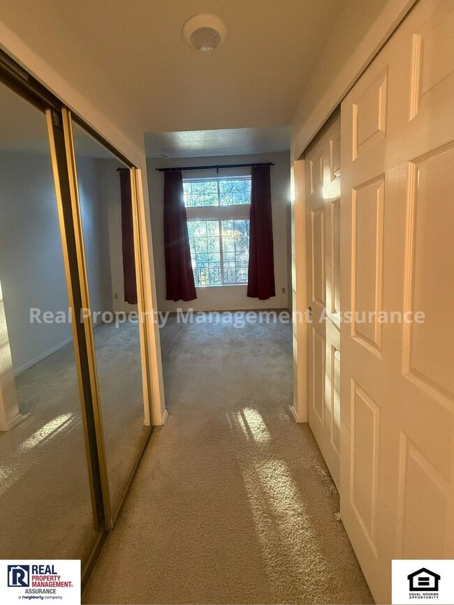 Building Photo - ** MOVE IN SPECIAL **Beautiful 2 Bedroom 2...