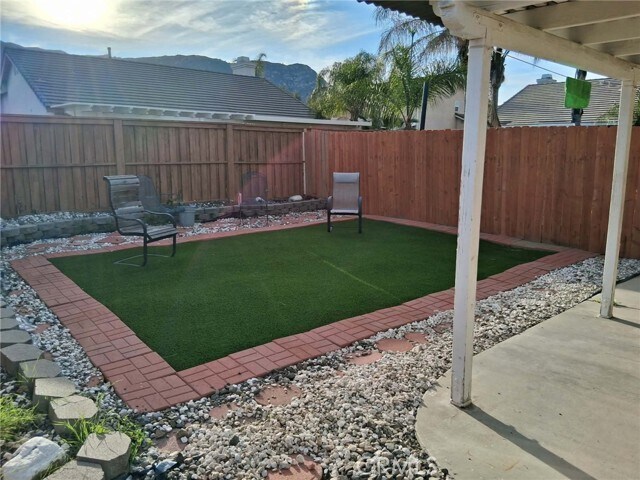 Building Photo - 18885 Oakview Way