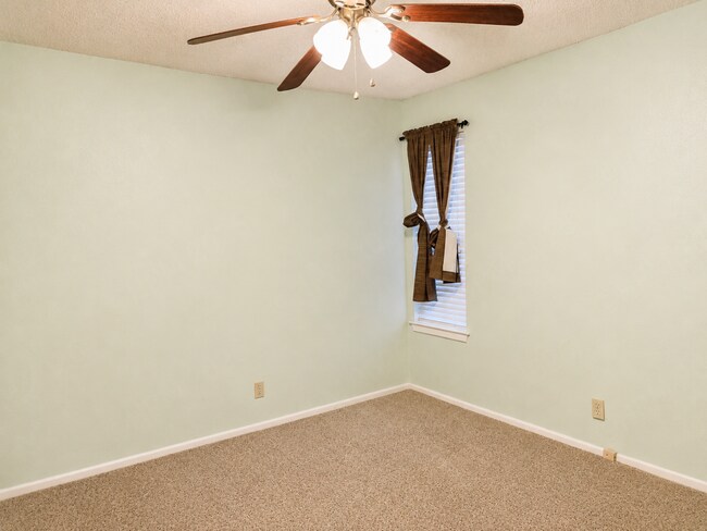 Building Photo - 10955 Wurzbach Rd
