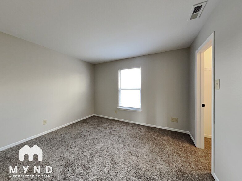 Building Photo - 747 Sedgewick Ln