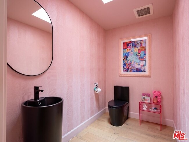 Building Photo - 10648 Woodbridge St