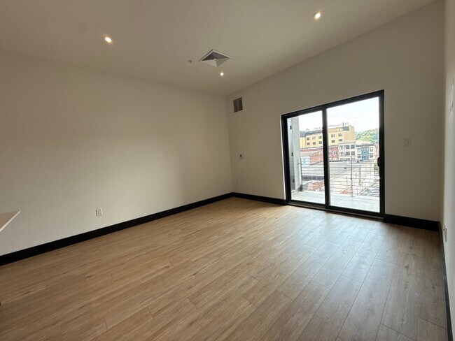 Building Photo - Watermark Residences