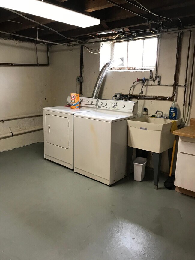 Laundry in basement - 2344 Huntingdon Pike