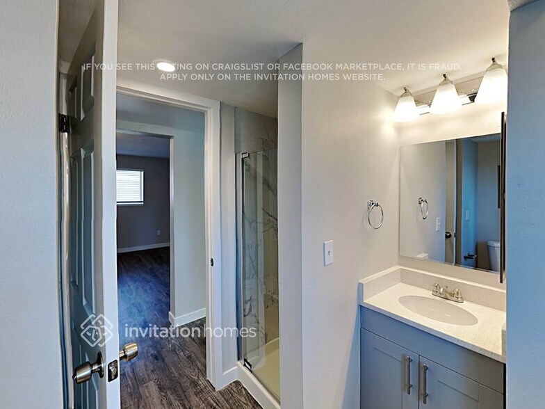 Building Photo - 5053 E 111th Pl