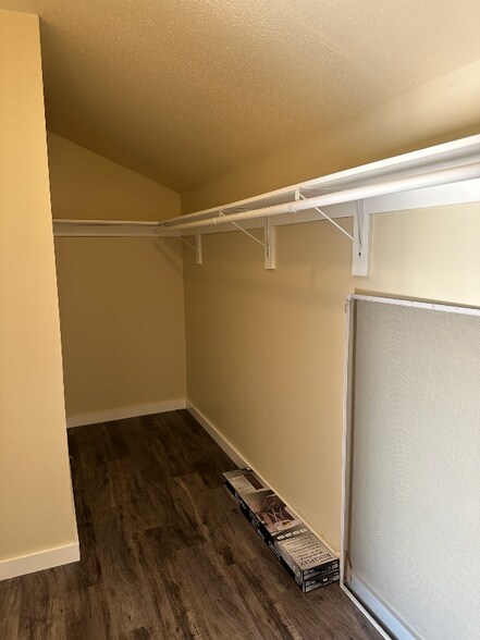 Building Photo - 2131 Quail Creek Dr