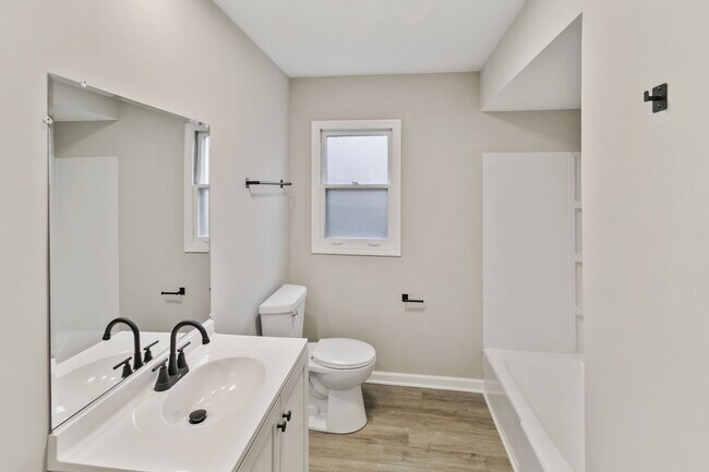 Building Photo - 18135 Cherrywood Ln