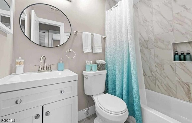 Building Photo - 2206 SE 4th St