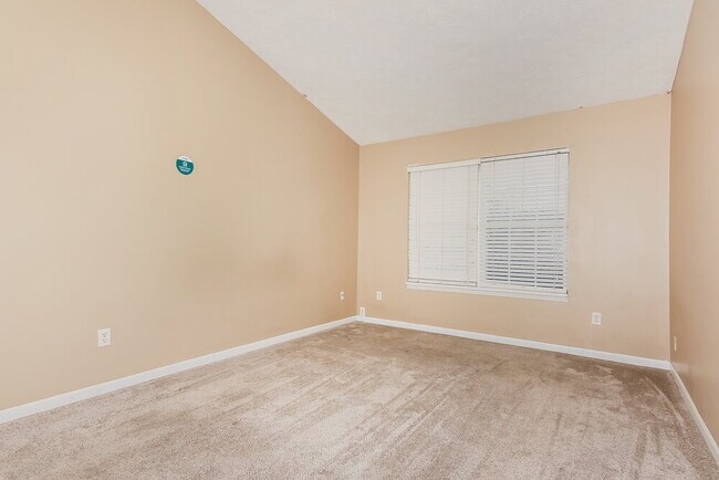 Building Photo - 2628 Lullwater Ln