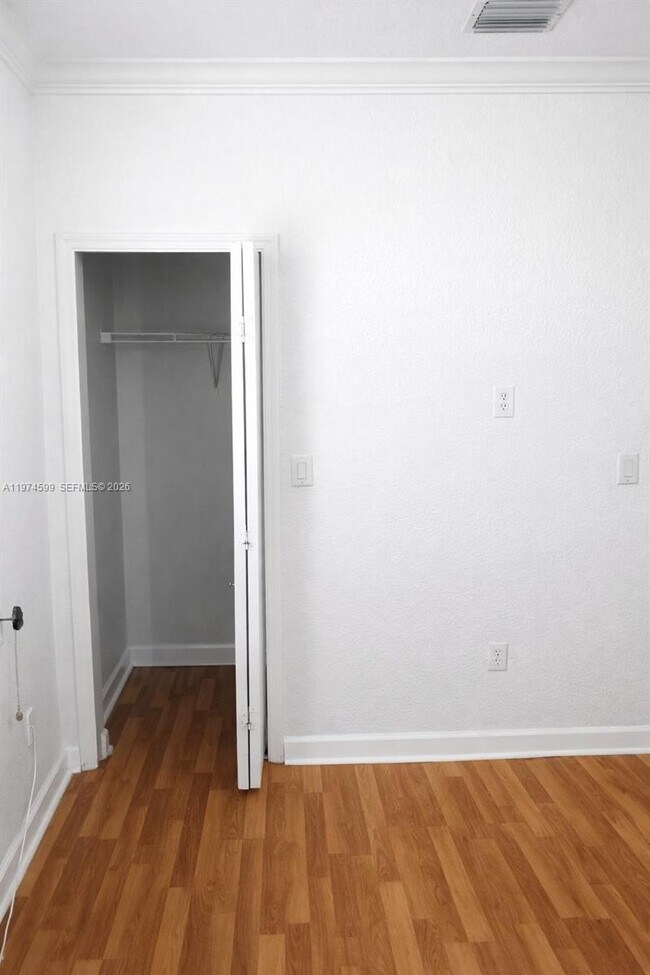 Building Photo - 15029 SW 8th Terrace