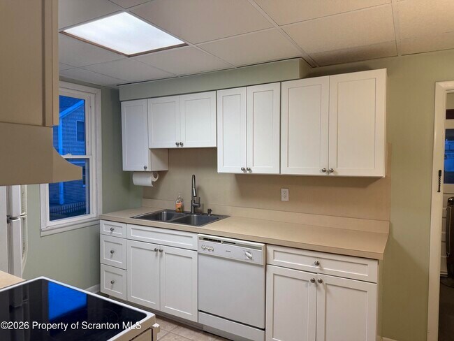 Building Photo - 2208 Adams Ave