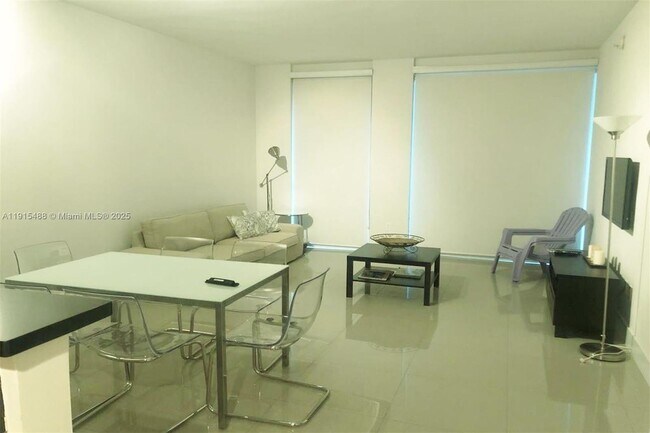 Building Photo - 253 NE 2nd St