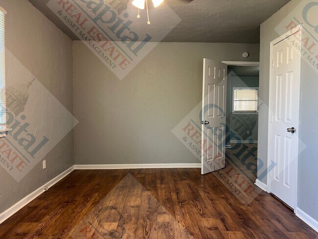 Building Photo - Home Sweet Home