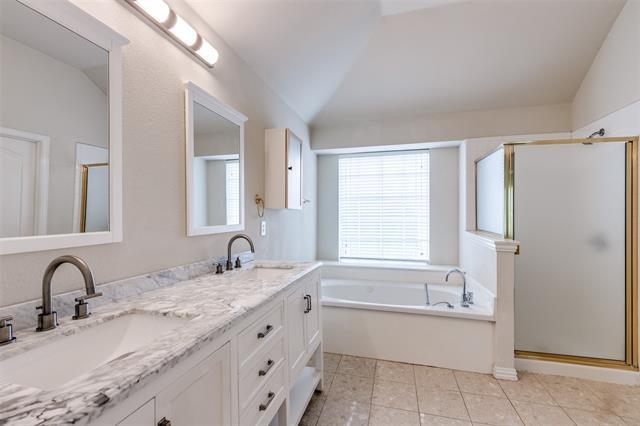 Building Photo - 7905 Pirates Cove Dr