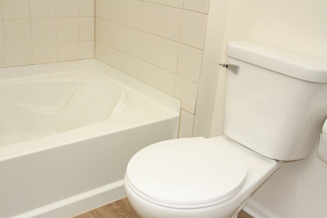 Building Photo - 2969 Saganashkee Ln