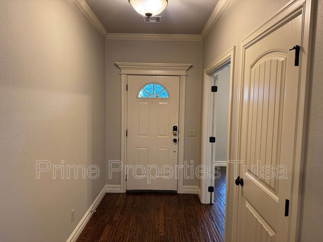 Building Photo - 2016 E 135th St S