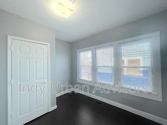 Building Photo - 1935 Adams St