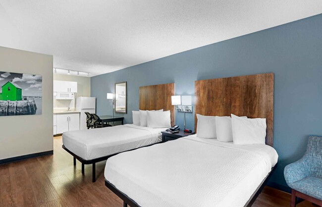 Building Photo - Furnished Studio-Miami - Airport - Blue La...