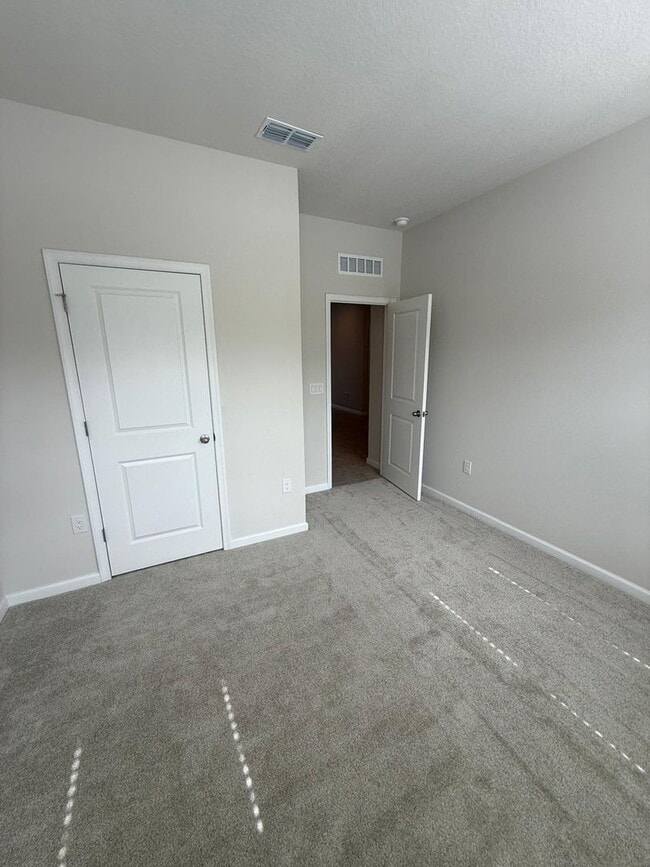 Building Photo - Beautiful 3BR/3BA Home in Creekside
