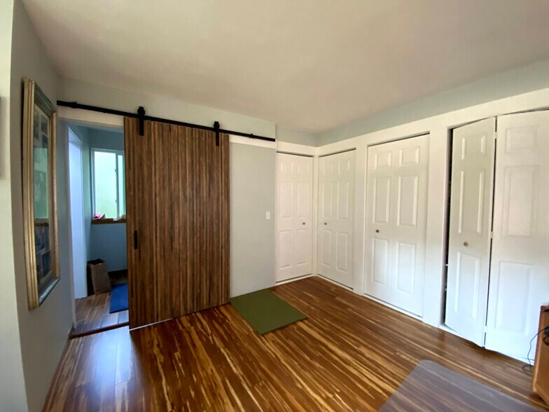 Main floor master bedroom. - 1647 Jeannette Plz NW