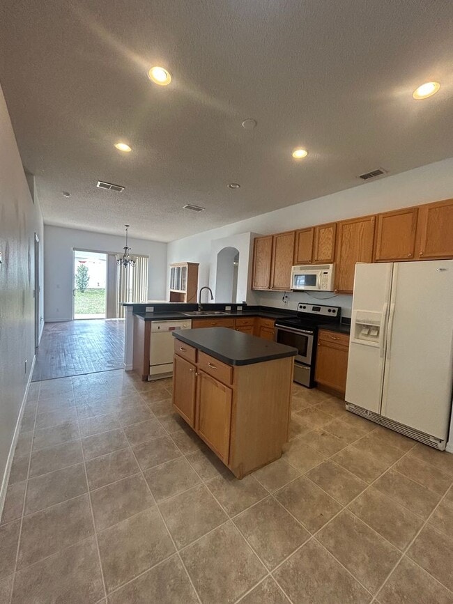 Building Photo - 136 Grantham Dr